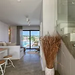 Hotel Crystal Waters