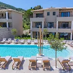 Crystal Waters Hotel 4*