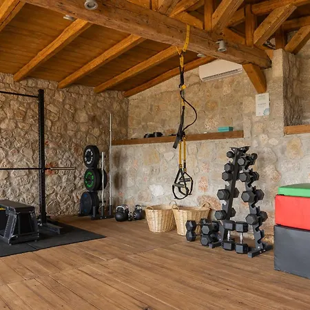 فندق Crystal Waters