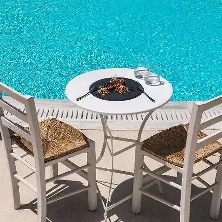 فندق Crystal Waters 4*