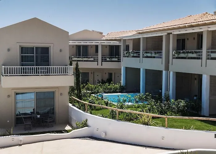 Crystal Waters Hotel