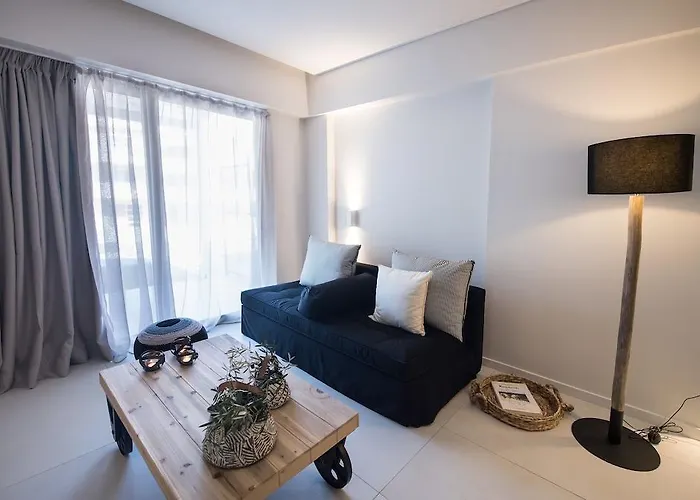 Hotel Crystal Waters