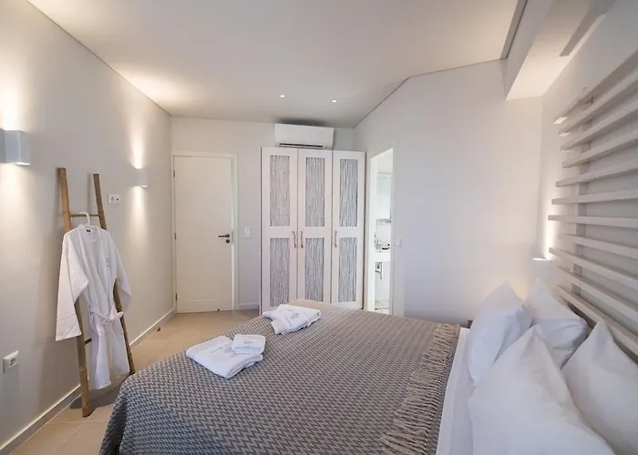 Crystal Waters Nikiana