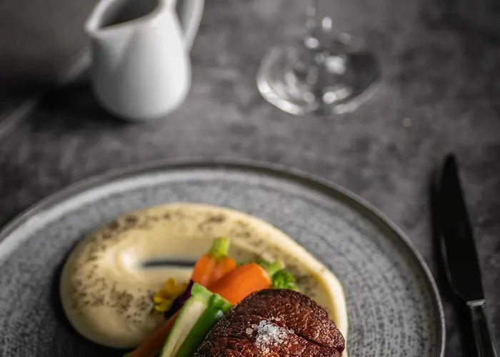 Crystal Waters Hotel