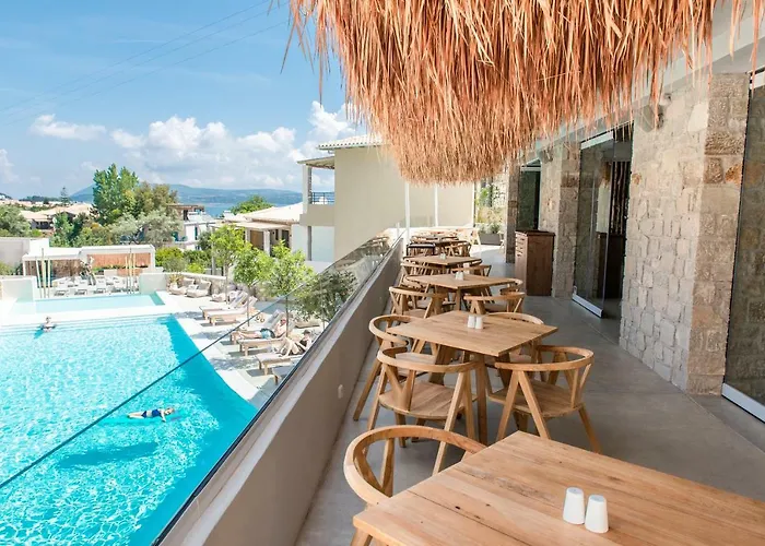 Crystal Waters 4* Nikiana