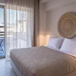 Отель Crystal Waters