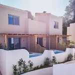 Отель Crystal Waters Никиана