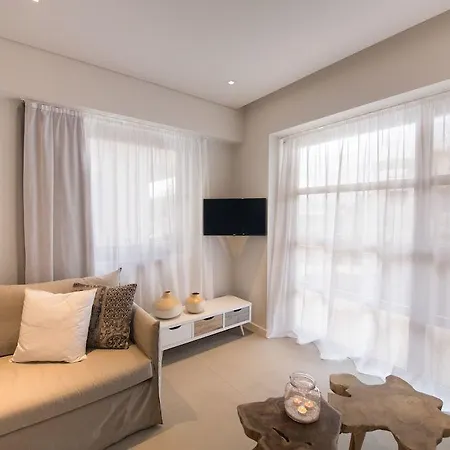 Отель Crystal Waters