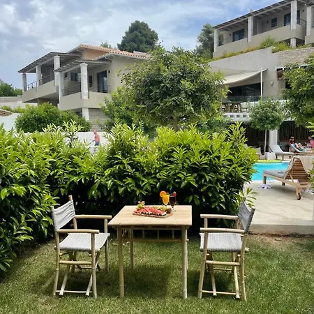 Crystal Waters Szálloda 4*