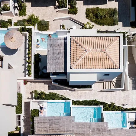 Szálloda Crystal Waters 4*