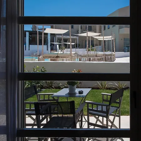 Crystal Waters Szálloda 4*