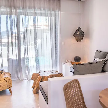 Hotel Crystal Waters 4*