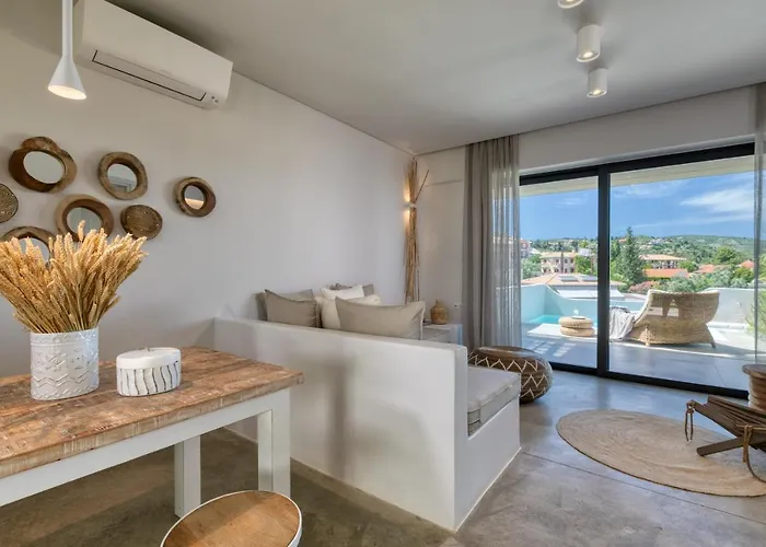 Crystal Waters 4* Nikiana