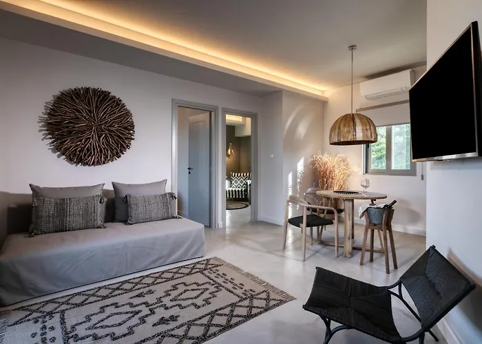 Hotel Crystal Waters Nikiana