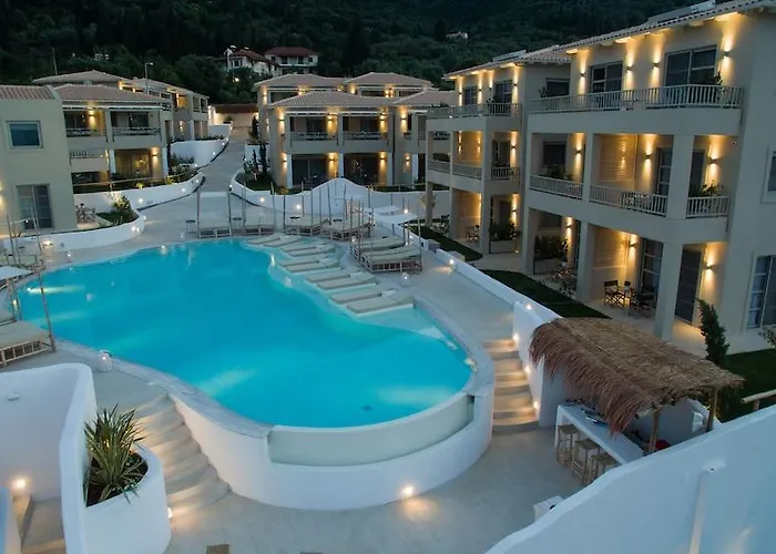 Hotel Crystal Waters 4*