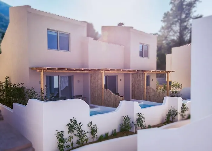 Hotel Crystal Waters Nikiana