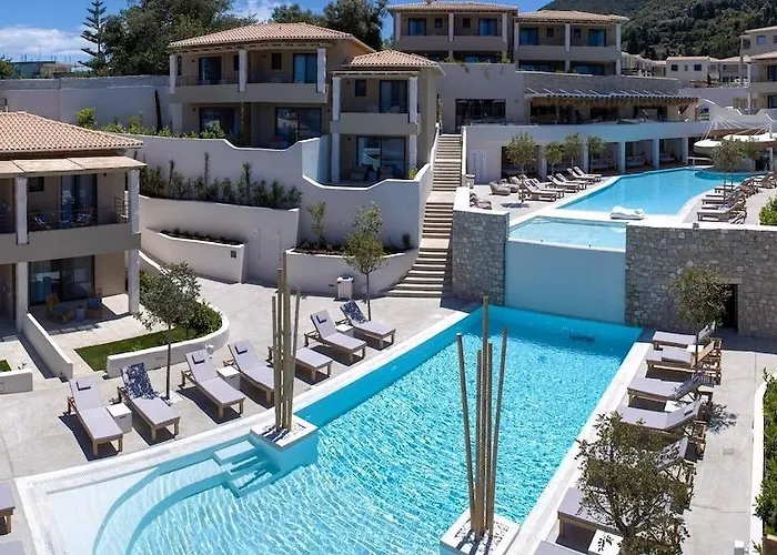 Hotel Crystal Waters 4*