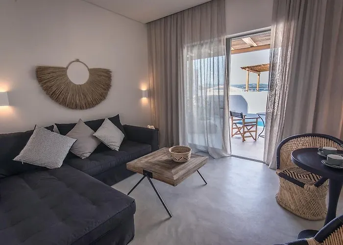 Hotel Crystal Waters Nikiana