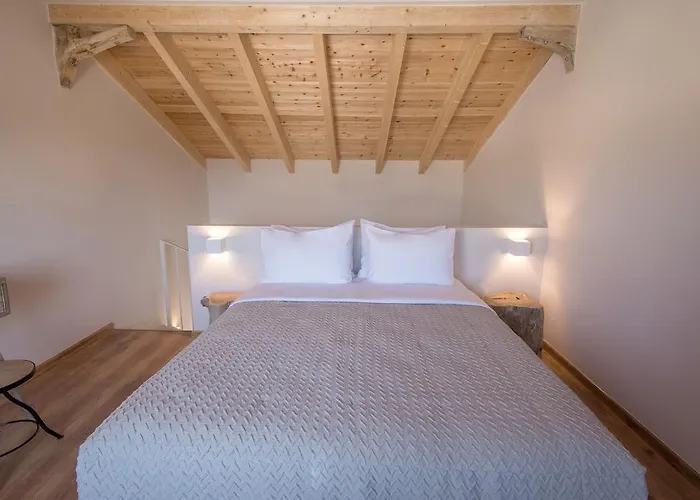 Crystal Waters Nikiana