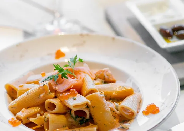 Crystal Waters Hotel