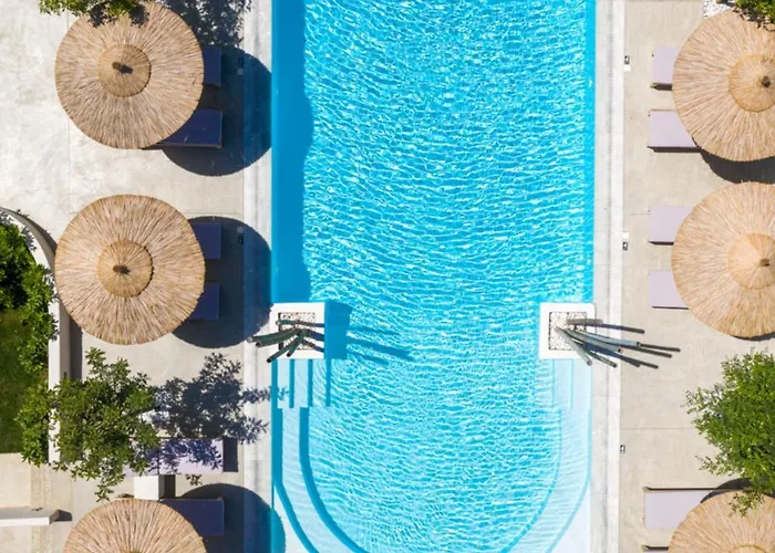 Hotel Crystal Waters Nikiana