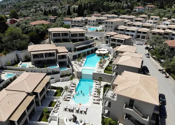 Crystal Waters 4* Nikiana